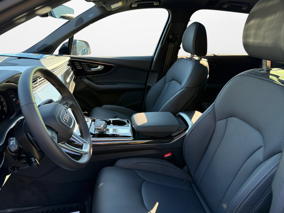 Used 2025 Audi Q7 3.0T Prestige image 9