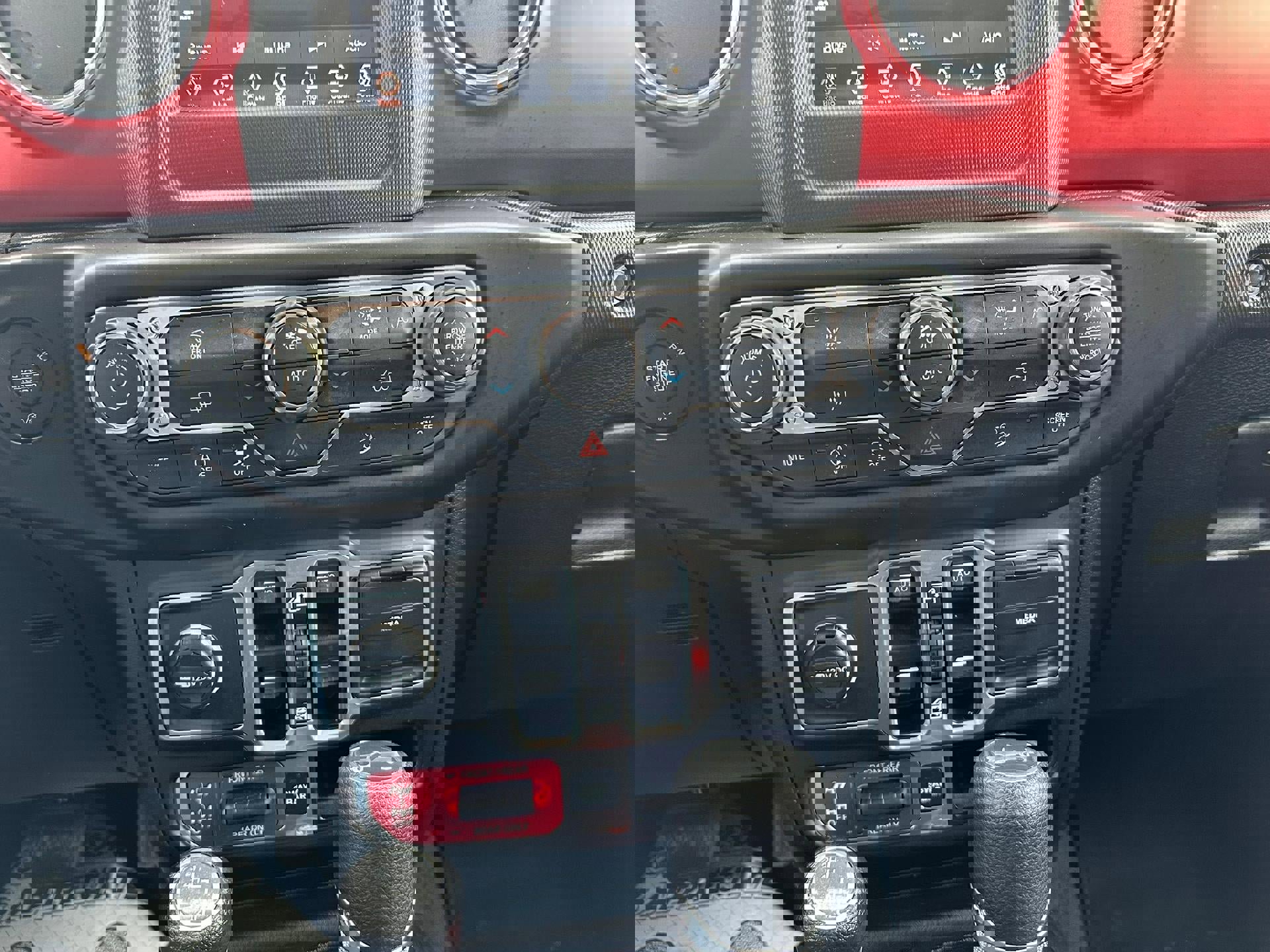 Used 2018 Jeep Wrangler Unlimited Rubicon image 21