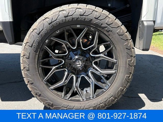 Used 2022 GMC Sierra 3500 Denali w/ Denali Ultimate Package AWD/4WD image 11