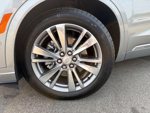 Certified 2025 Cadillac XT6 Premium Luxury w/ Technology Package AWD/4WD image 9