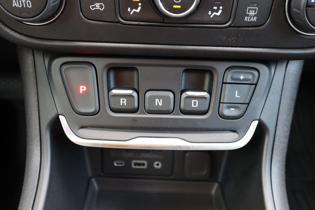 Used 2021 GMC Terrain SLT w/ LPO, Dark Accent Package image 8