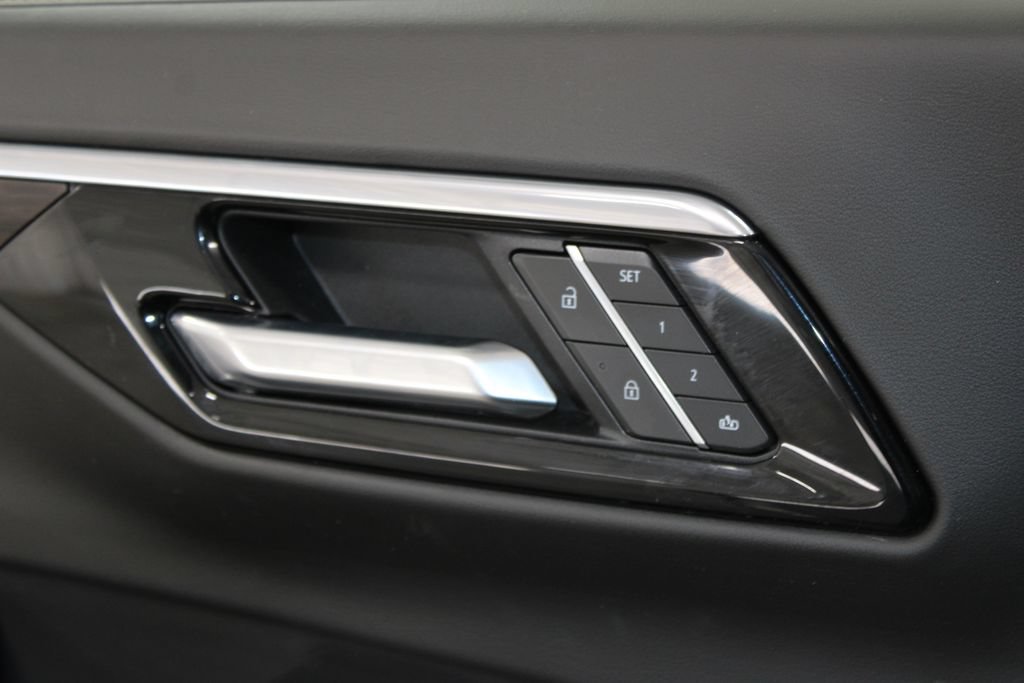 Used 2025 Chevrolet Tahoe Premier RWD image 43