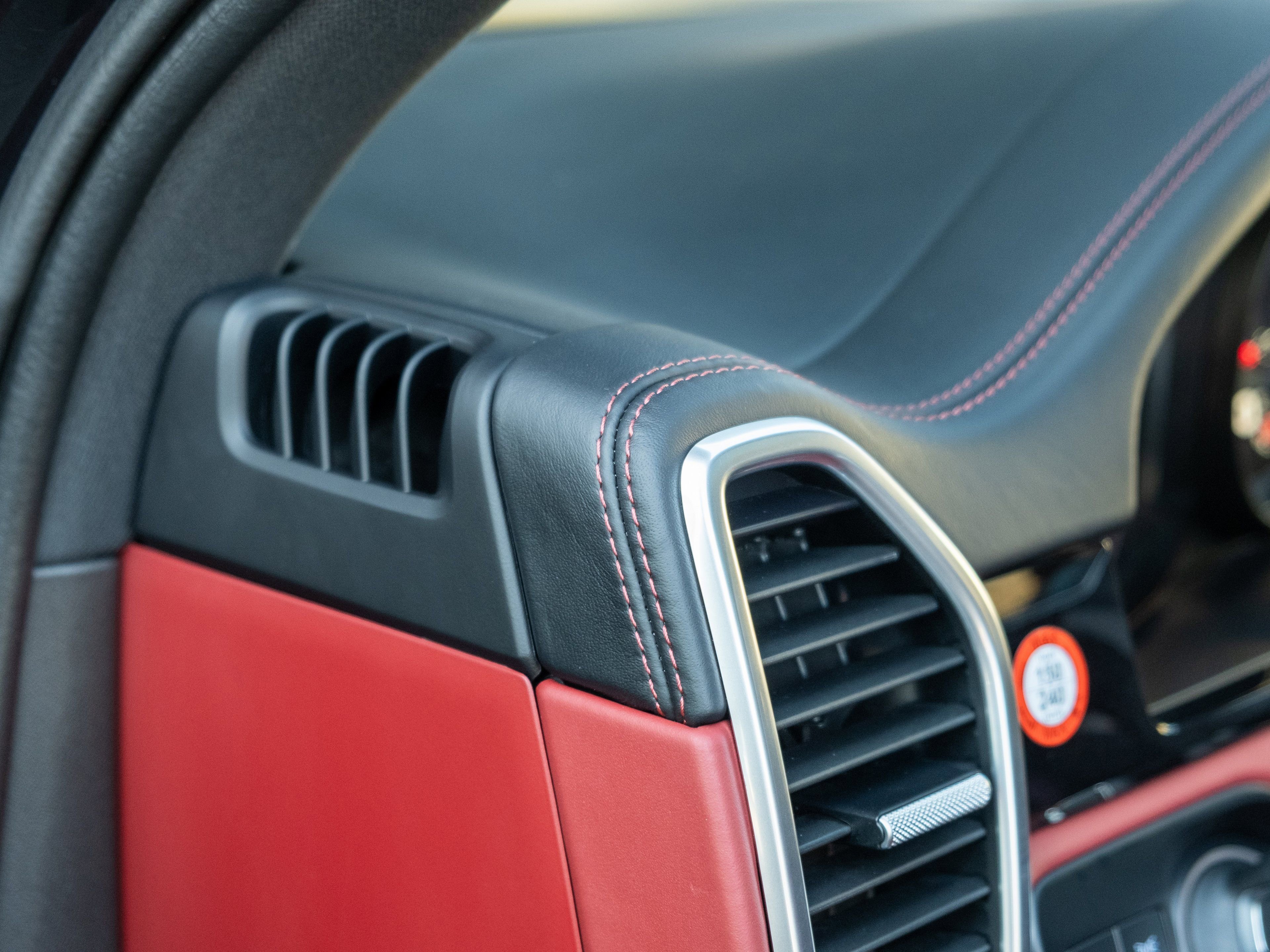 Certified 2022 Porsche Cayenne S Platinum image 18