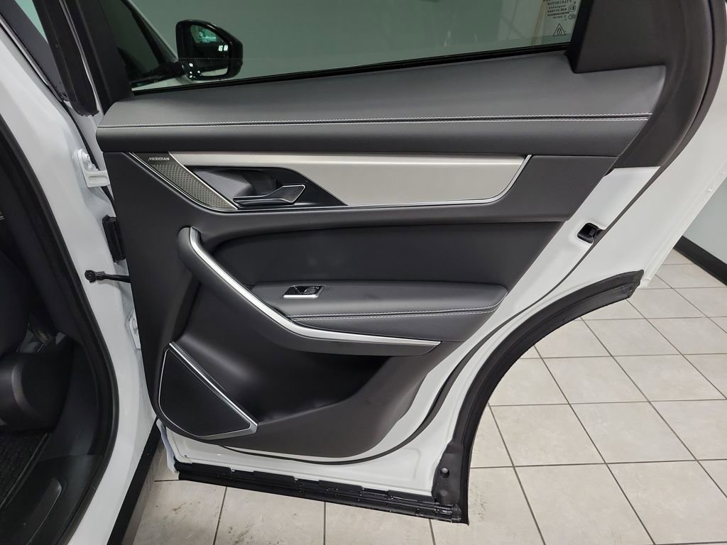 Used 2025 Jaguar F-PACE R-Dynamic S image 18