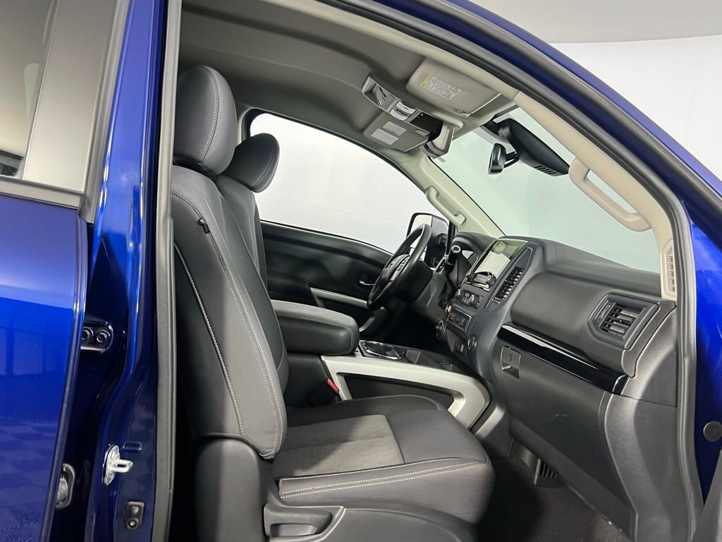 Used 2024 Nissan Titan SV w/ SV Convenience Package image 28