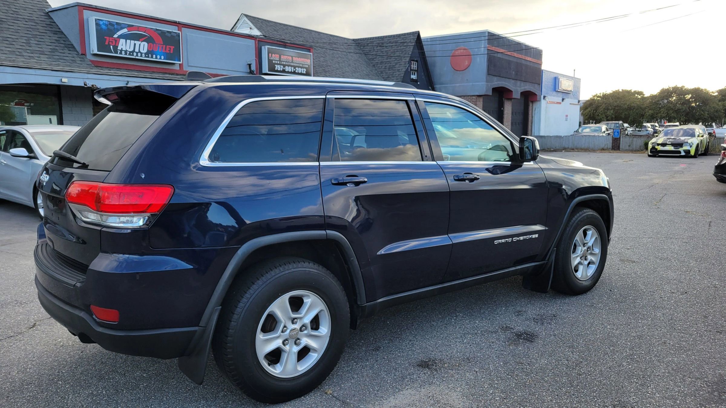 Used 2014 Jeep Grand Cherokee Laredo w/ Quick Order Package 23E image 5