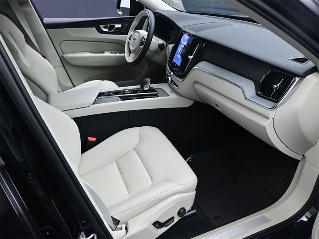 Used 2025 Volvo XC60 B5 Plus w/ Protection Package Premier image 28