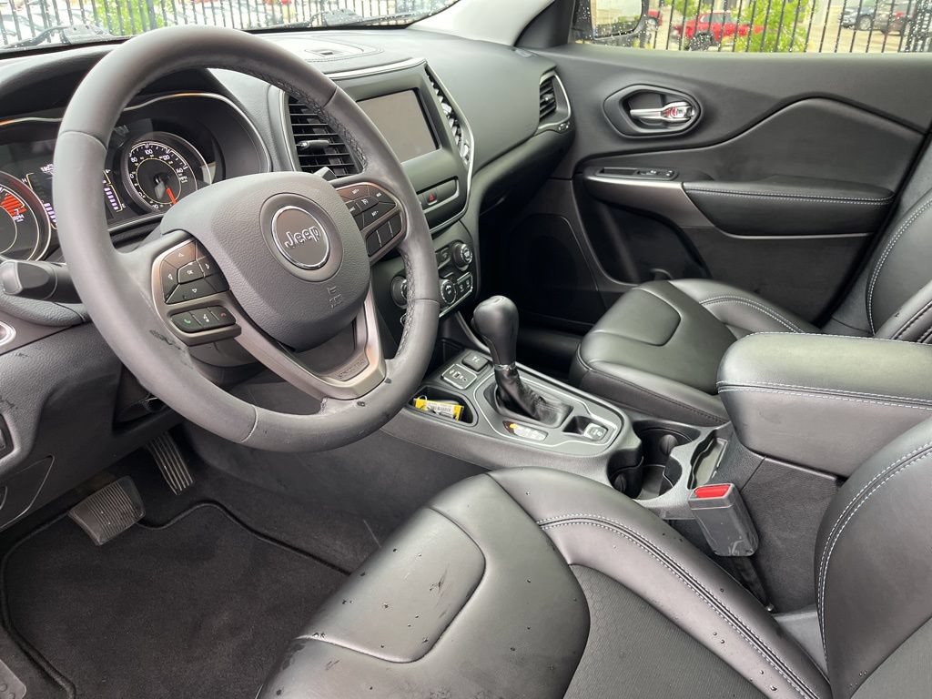 Used 2020 Jeep Cherokee Latitude Plus FWD image 20