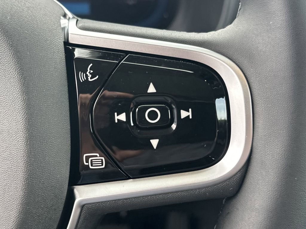 New 2025 Volvo XC90 T8 Plus w/ Protection Package image 17