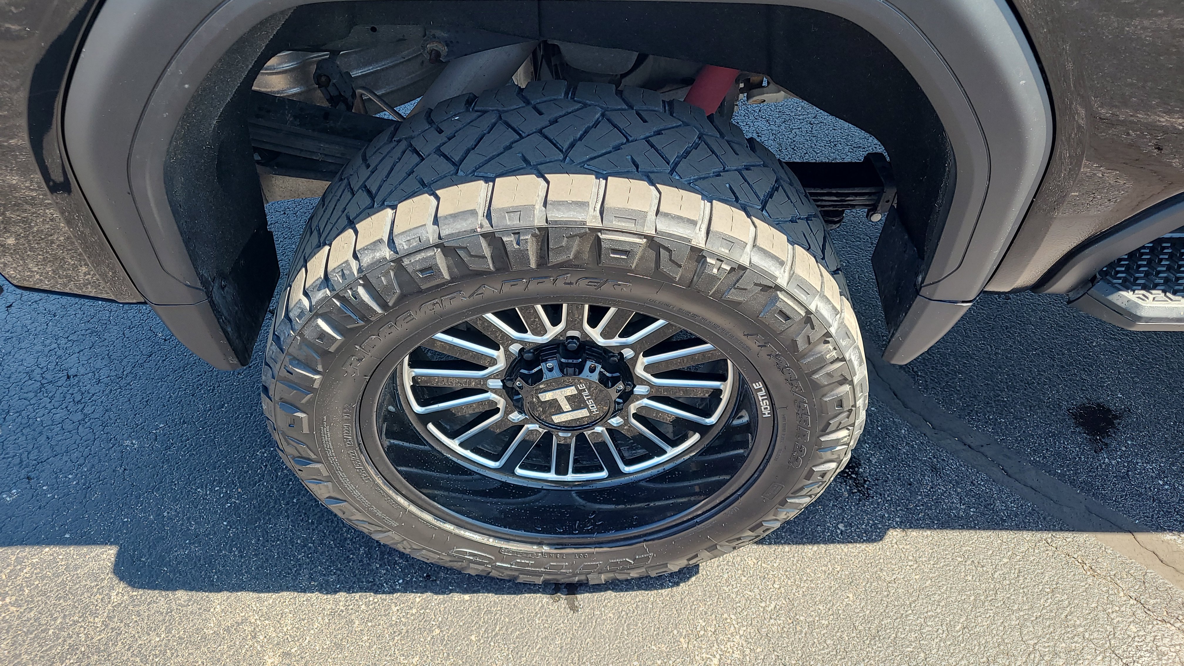 Used 2023 GMC Sierra 2500 Denali w/ Denali Black Diamond Edition AWD/4WD image 10