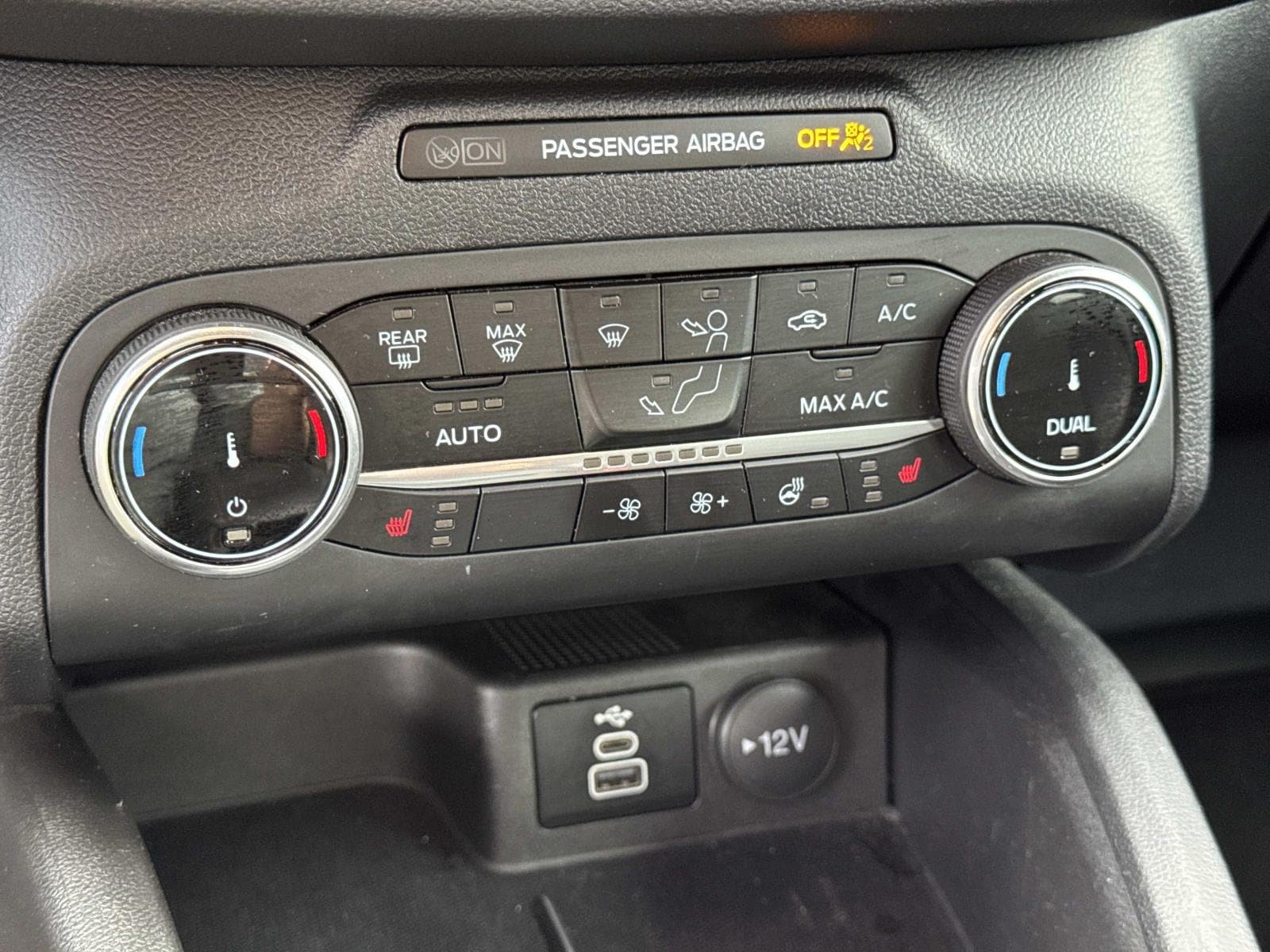 Used 2025 Ford Escape ST-Line Select AWD/4WD image 38