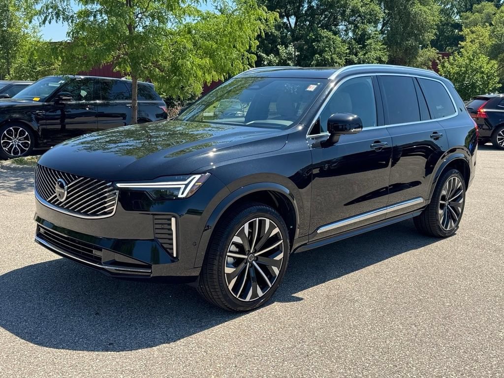 Certified 2025 Volvo XC90 B5 Ultra AWD/4WD image 1
