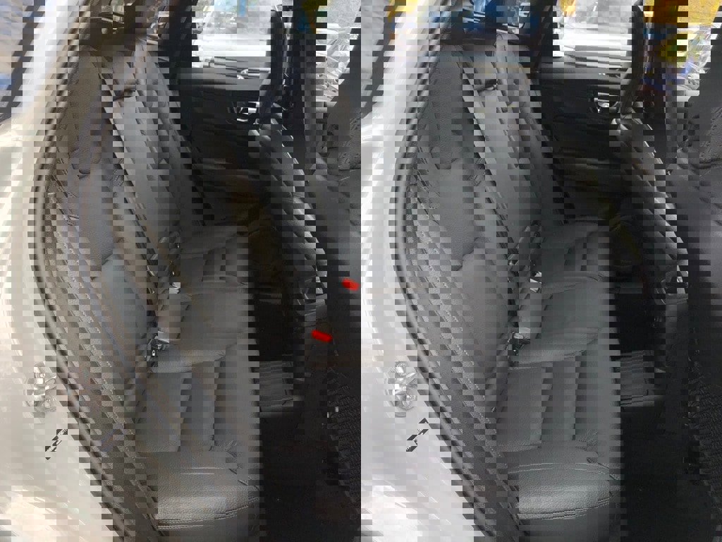 Used 2025 Volvo XC60 T8 Plus w/ Protection Package Premier image 34