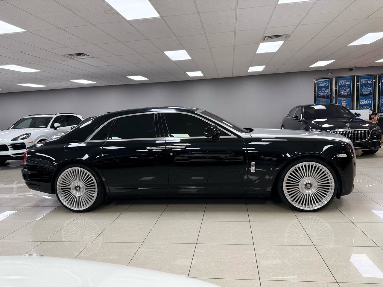 Used 2016 Rolls-Royce Ghost RWD image 3