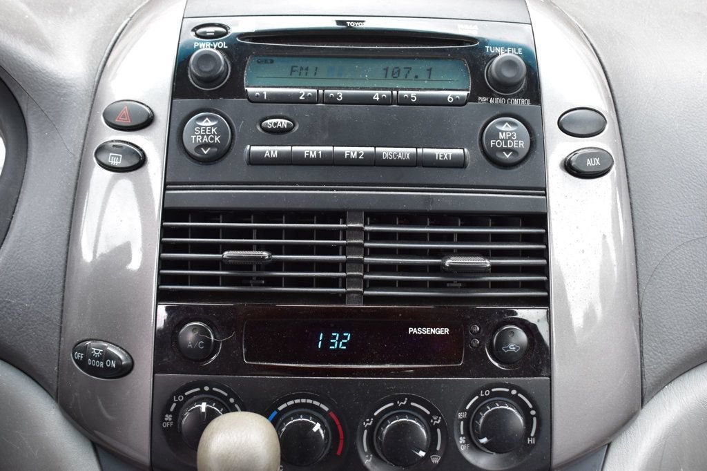 Used 2010 Toyota Sienna CE FWD image 28
