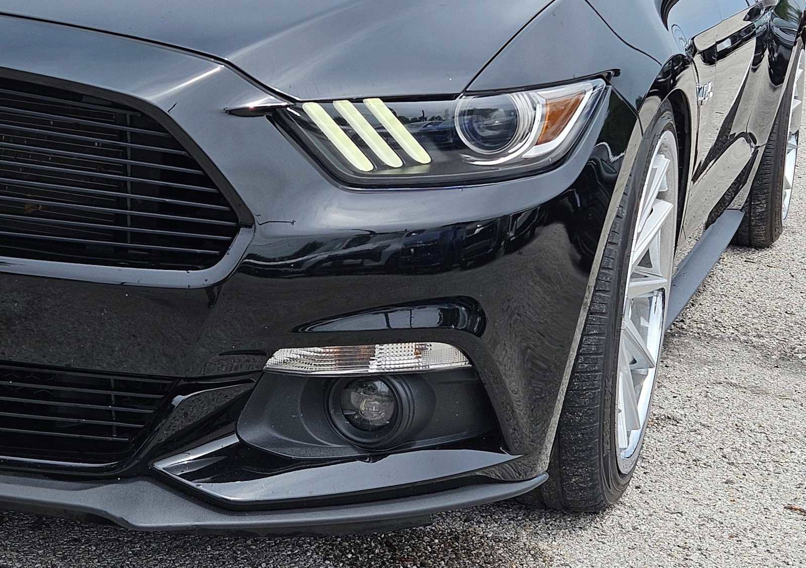 Used 2015 Ford Mustang GT Premium w/ Equipment Group 401A RWD image 10
