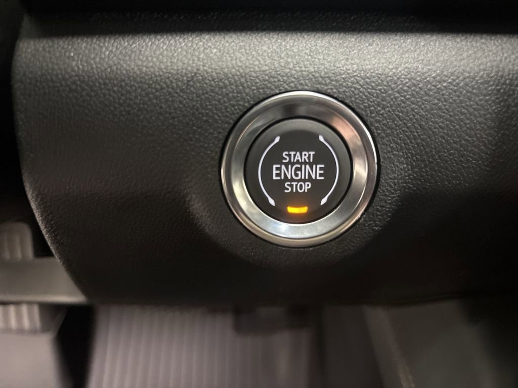 New 2026 GMC Terrain AT4 w/ LPO, Black Badging Package AWD/4WD image 17
