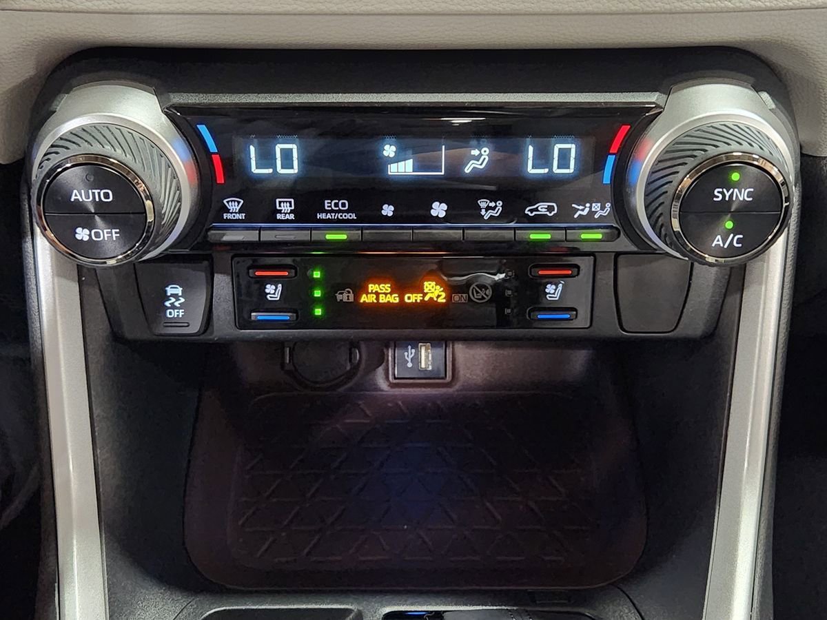 Used 2023 Toyota RAV4 Limited FWD image 39