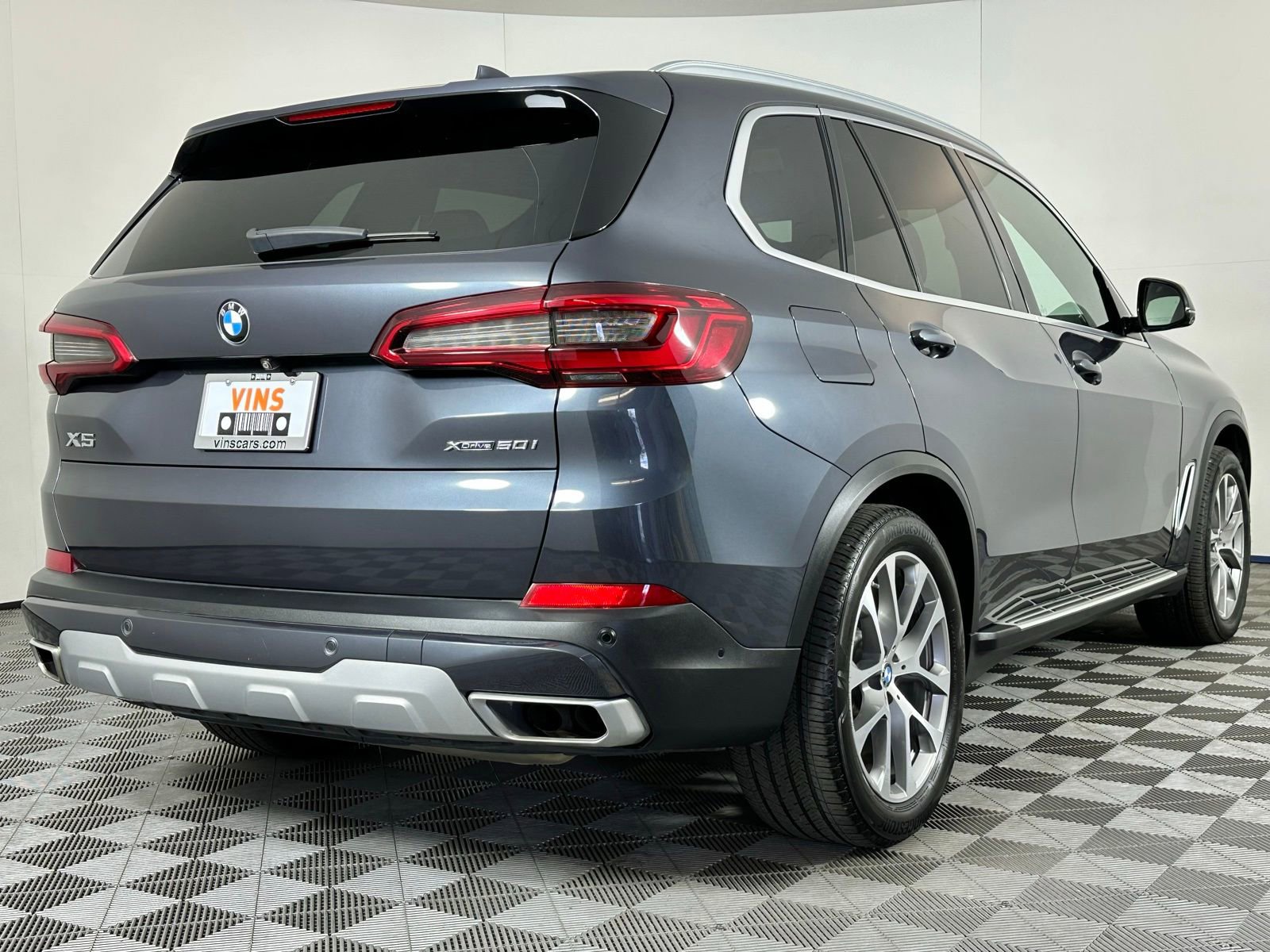 Used 2019 BMW X5 xDrive50i w/ Parking Assistance Package image 4