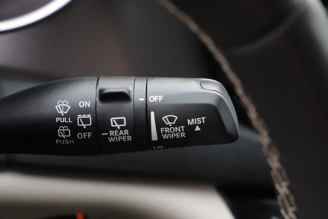 Used 2024 Chrysler Pacifica Touring-L FWD image 36