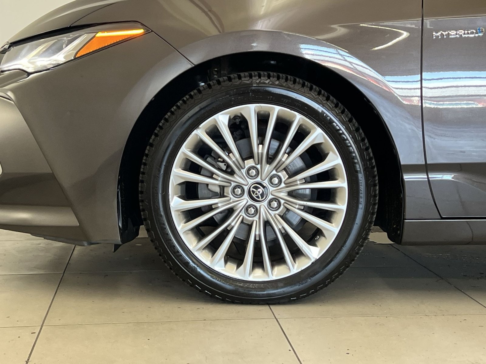 Used 2020 Toyota Avalon Limited w/ Advanced Safety Package FWD image 11