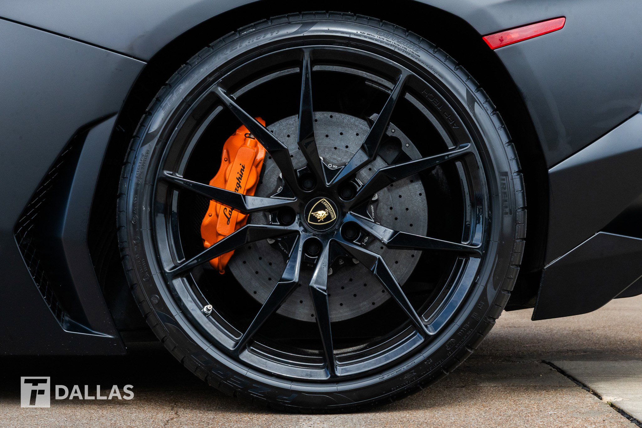 Used 2014 Lamborghini Aventador LP 700-4 image 9