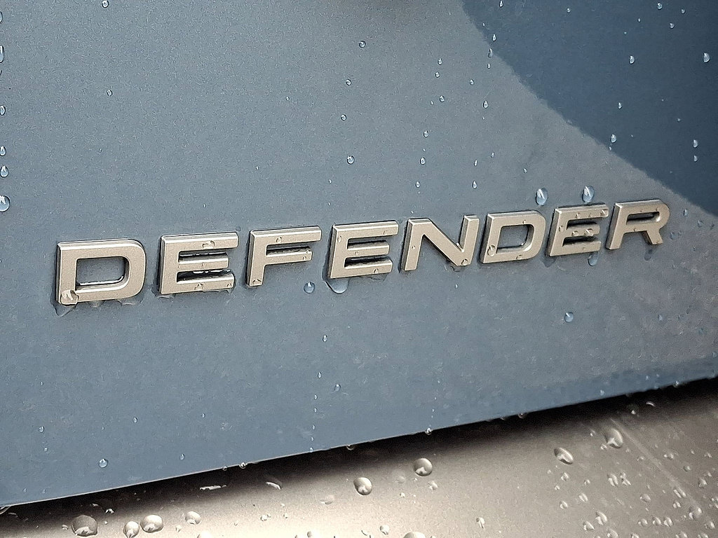 Used 2024 Land Rover Defender 90 X-Dynamic SE AWD/4WD image 30