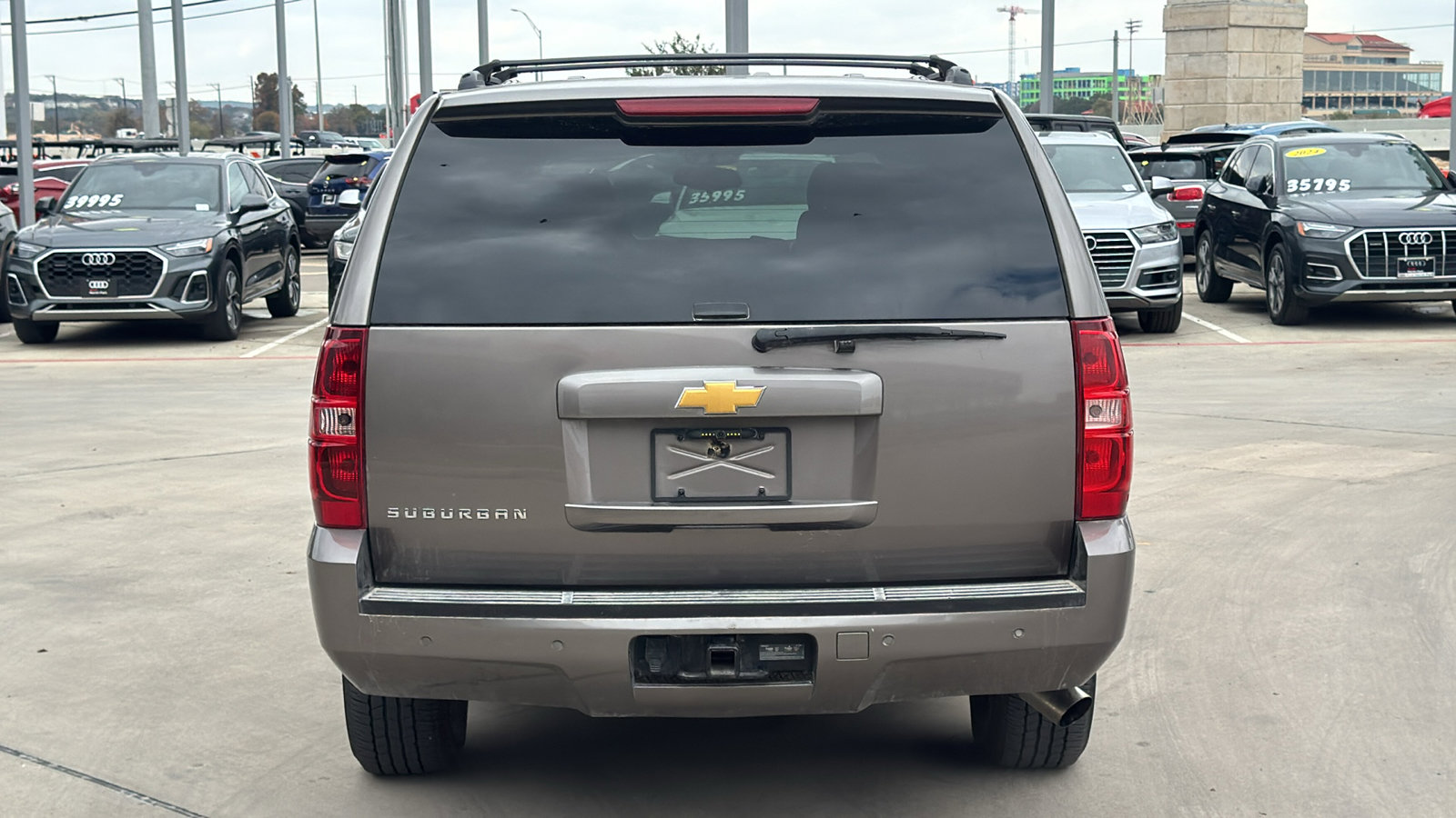 Used 2013 Chevrolet Suburban LT image 6