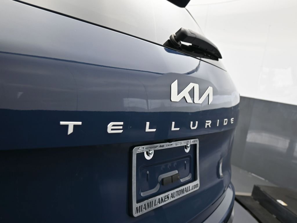 Used 2025 Kia Telluride EX w/ EX Captain's Chair Package image 38
