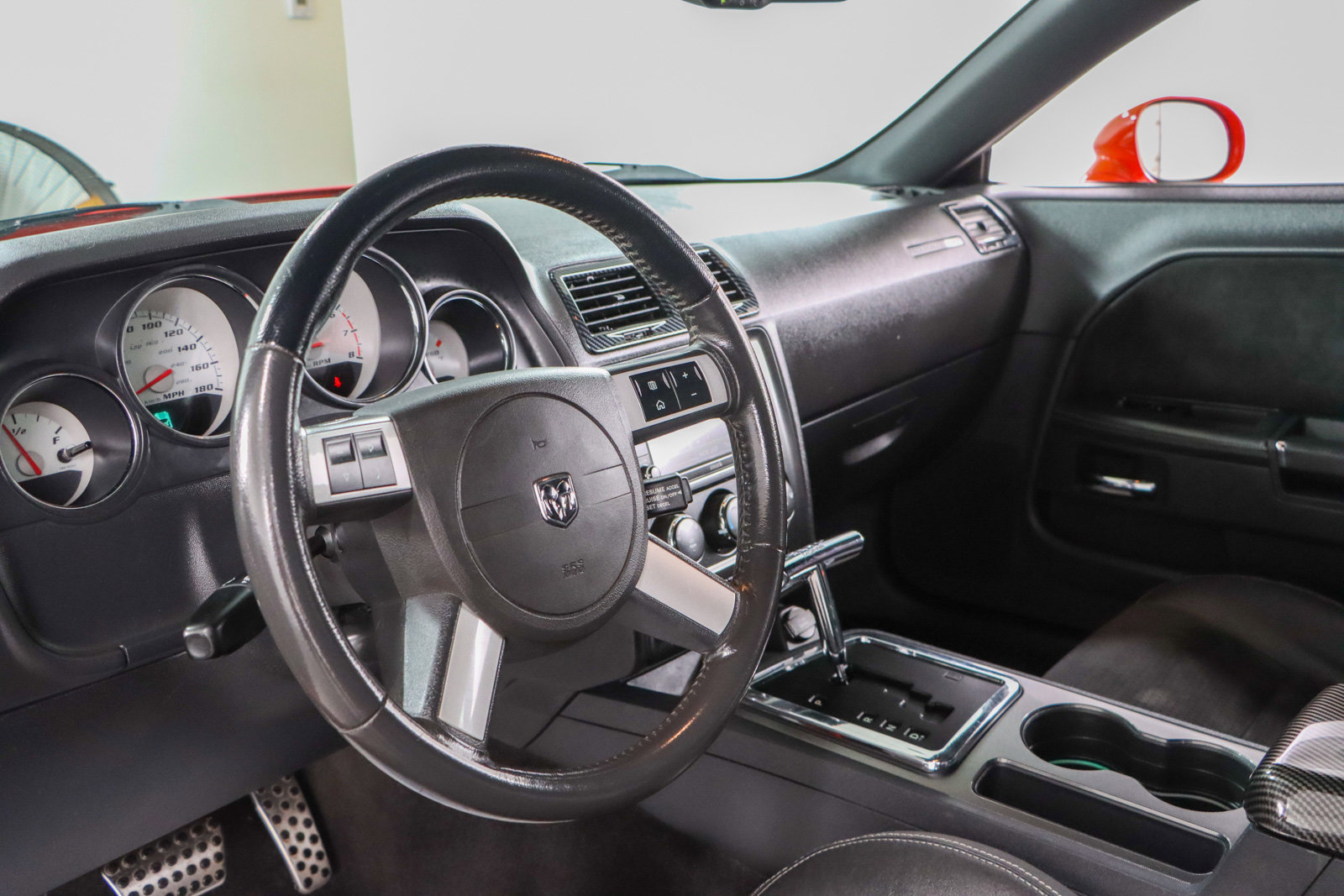 Used 2010 Dodge Challenger SRT8 image 21