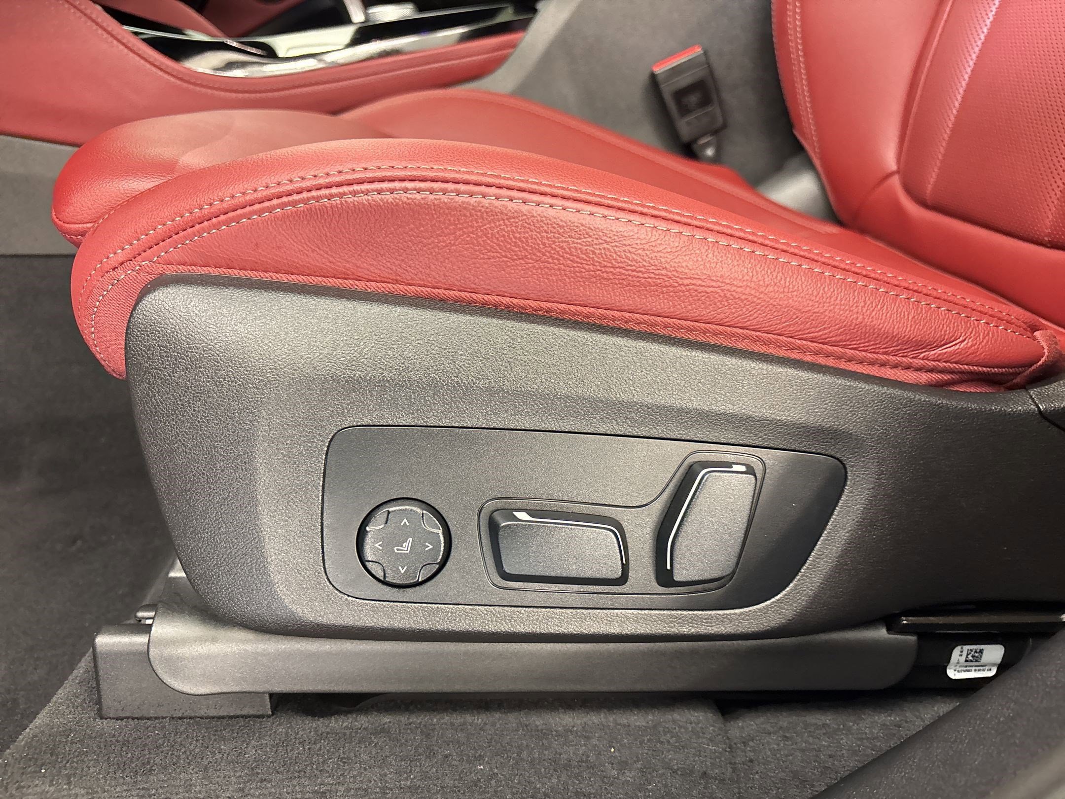 Certified 2024 BMW X4 xDrive30i w/ Parking Assistance Package image 12