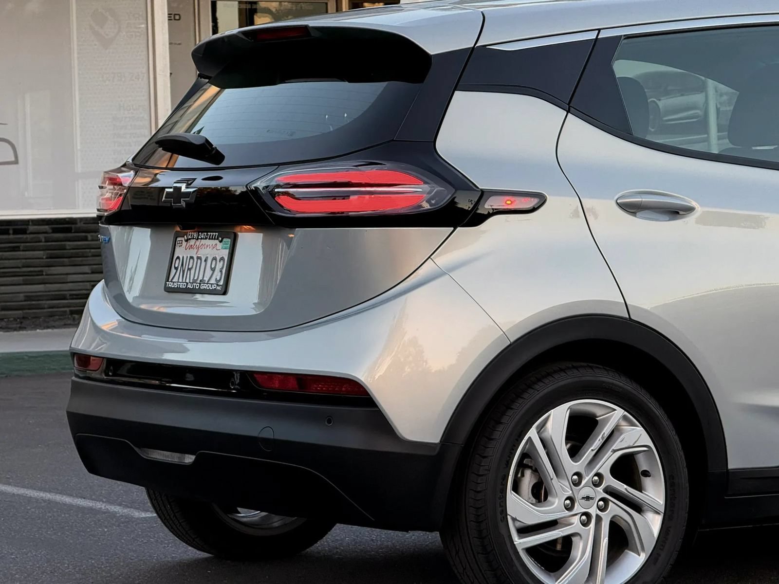 Used 2023 Chevrolet Bolt LT w/ Driver Confidence Package FWD image 10