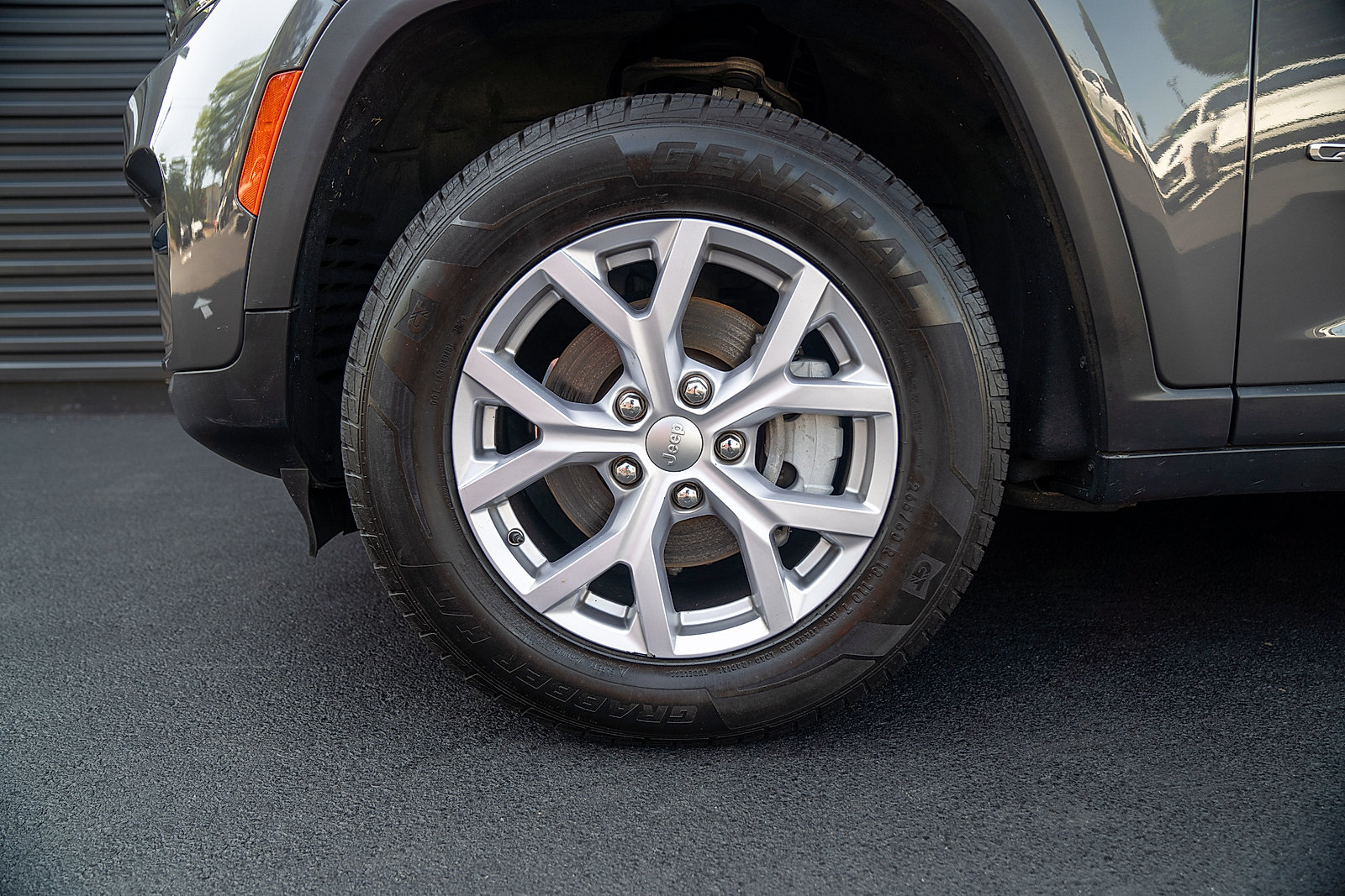 Used 2022 Jeep Grand Cherokee Limited AWD/4WD image 22