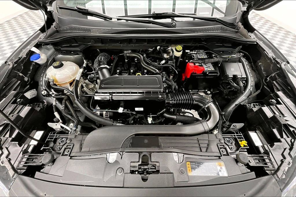Certified 2025 Ford Escape ST-Line image 10