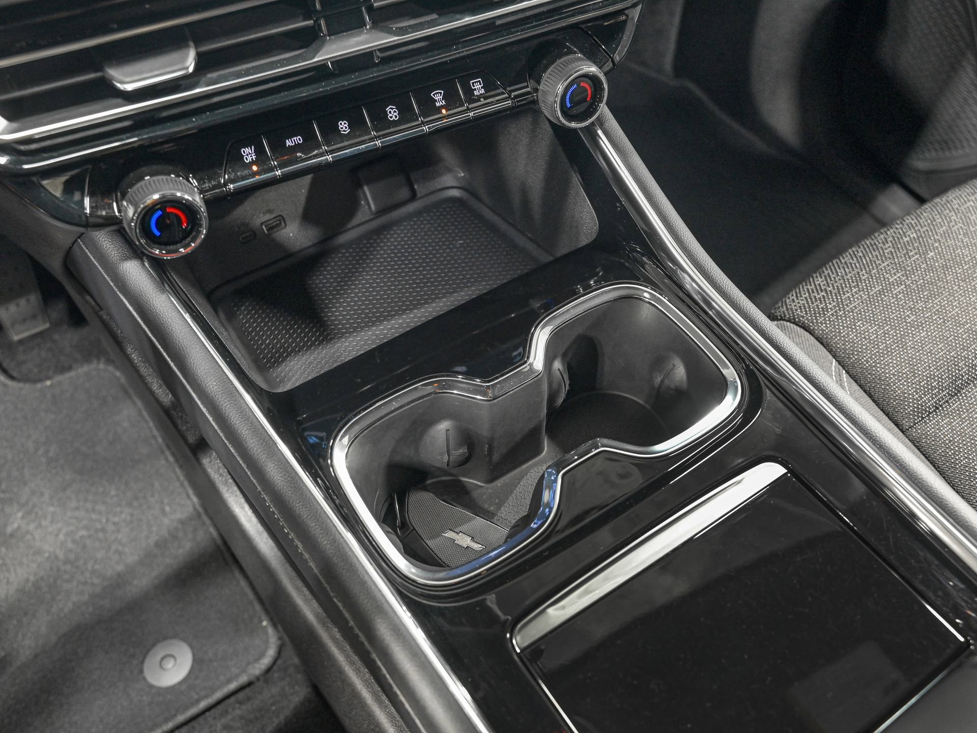 Used 2024 Chevrolet Traverse LS image 24