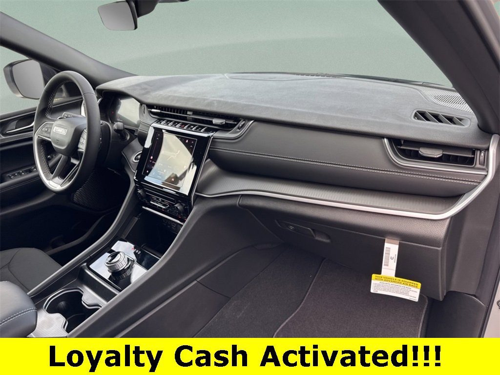 New 2025 Jeep Grand Cherokee Laredo w/ Trailer Tow Package image 35