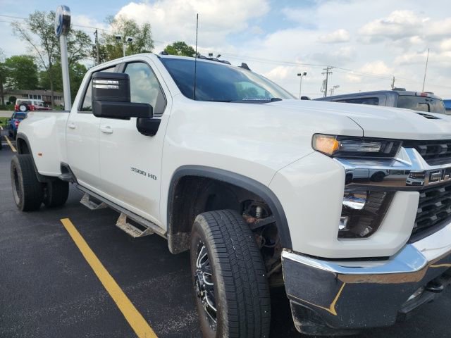 Used 2021 Chevrolet Silverado 3500 LT w/ Convenience Package AWD/4WD image 4