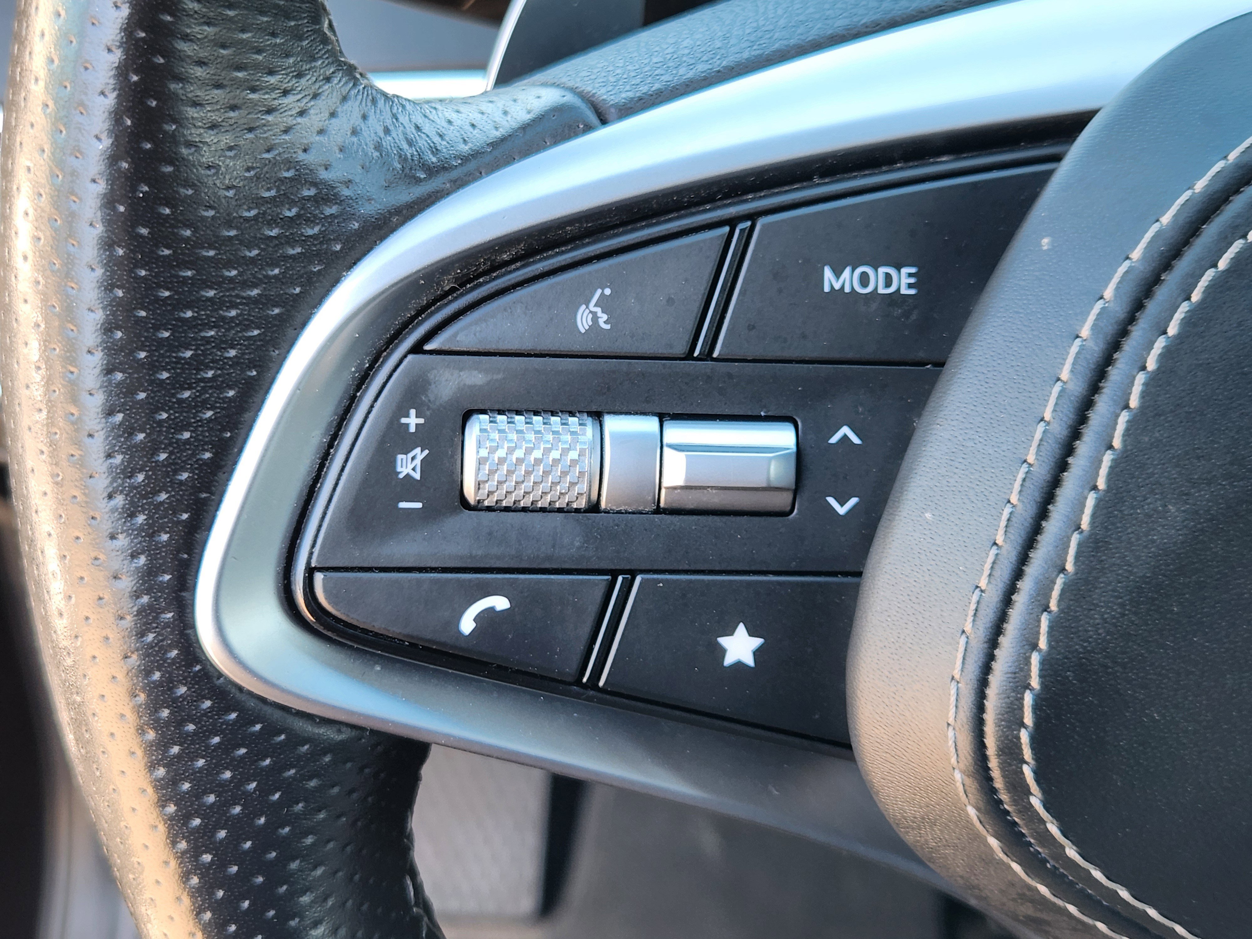 Used 2024 Genesis GV70 3.5T Sport image 25