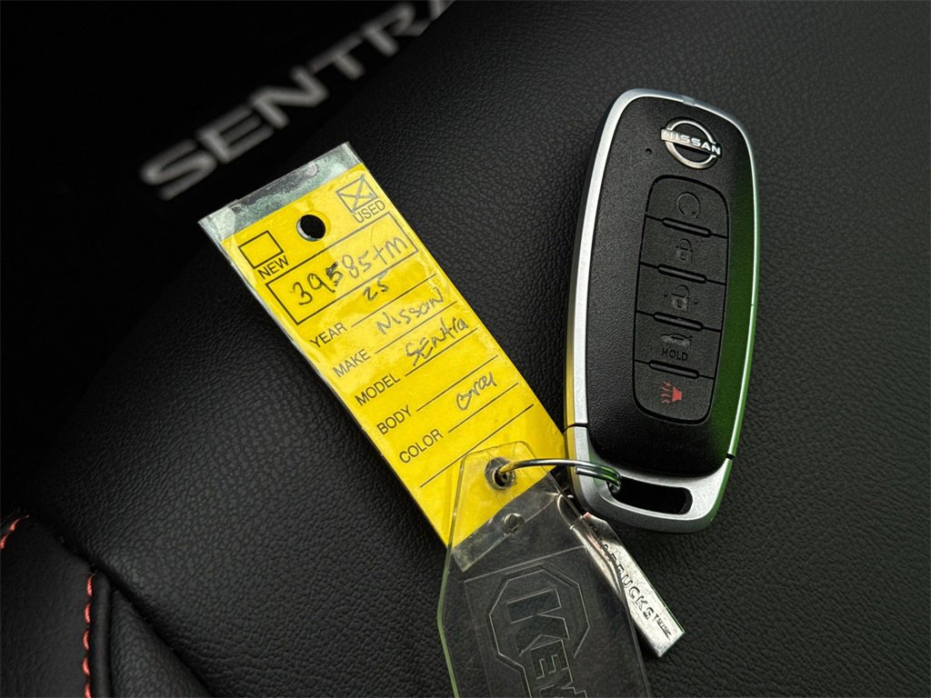 Used 2025 Nissan Sentra SR w/ SR Premium Package image 35