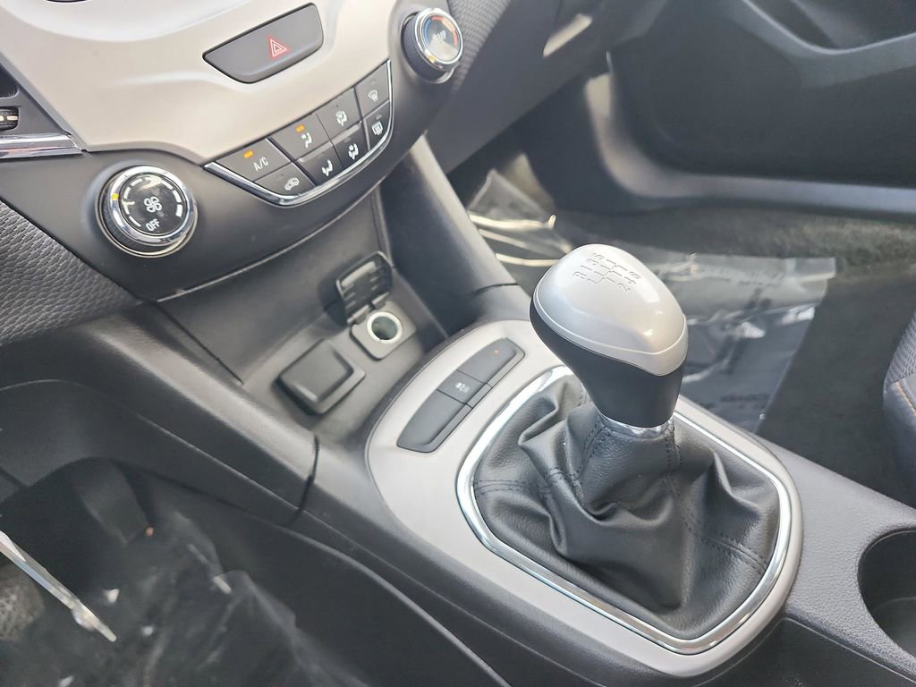 Used 2017 Chevrolet Cruze LS image 27