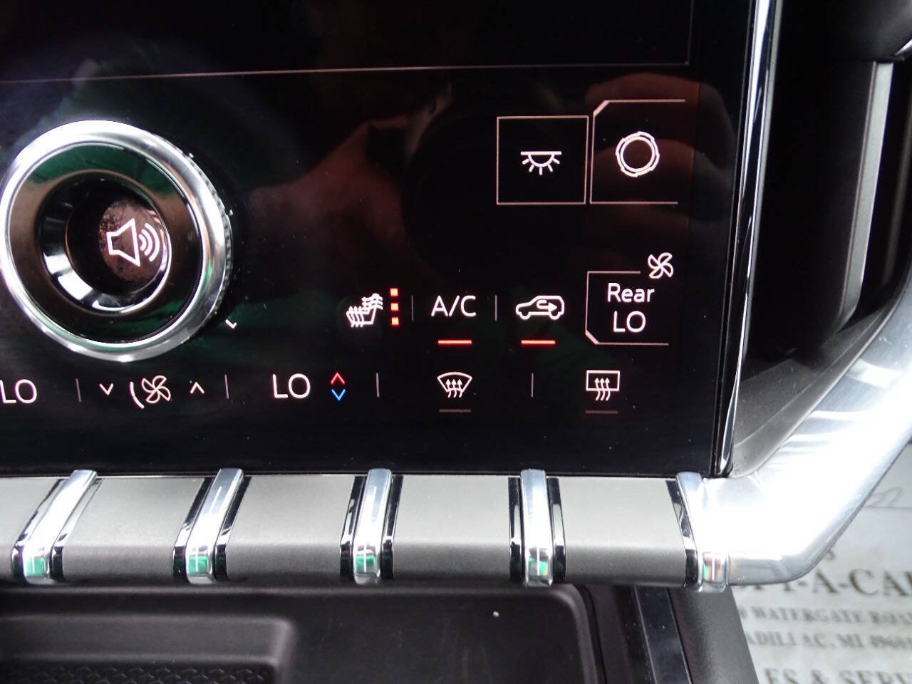 Used 2025 GMC Acadia AWD Elevation w/ Elevation Premium Package image 33