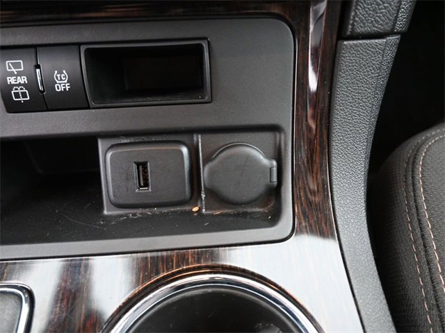 Used 2017 Chevrolet Traverse LT image 4