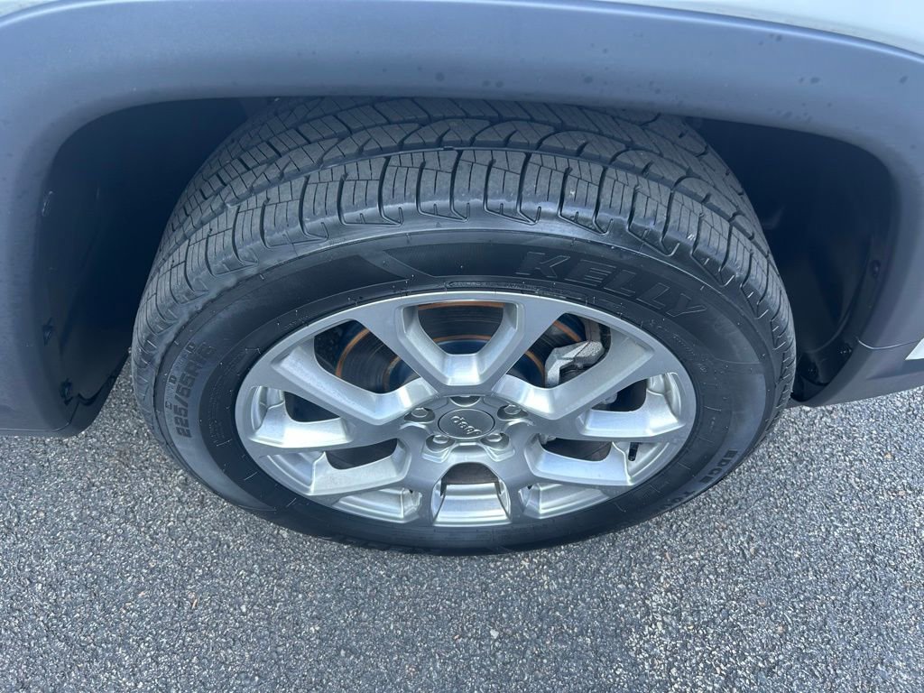 Used 2022 Jeep Compass Latitude image 9