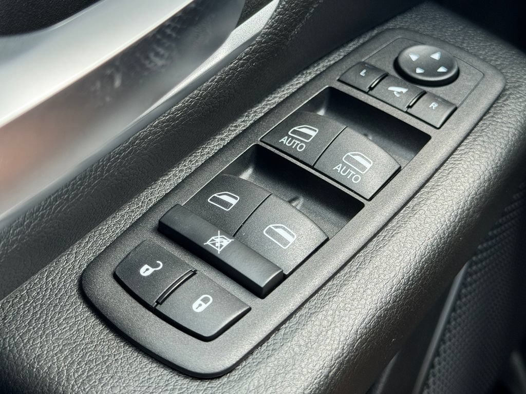 Used 2023 RAM 1500 Big Horn AWD/4WD image 28