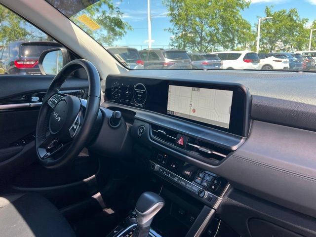 Certified 2025 Kia Seltos EX w/ EX Sunroof Package FWD image 37
