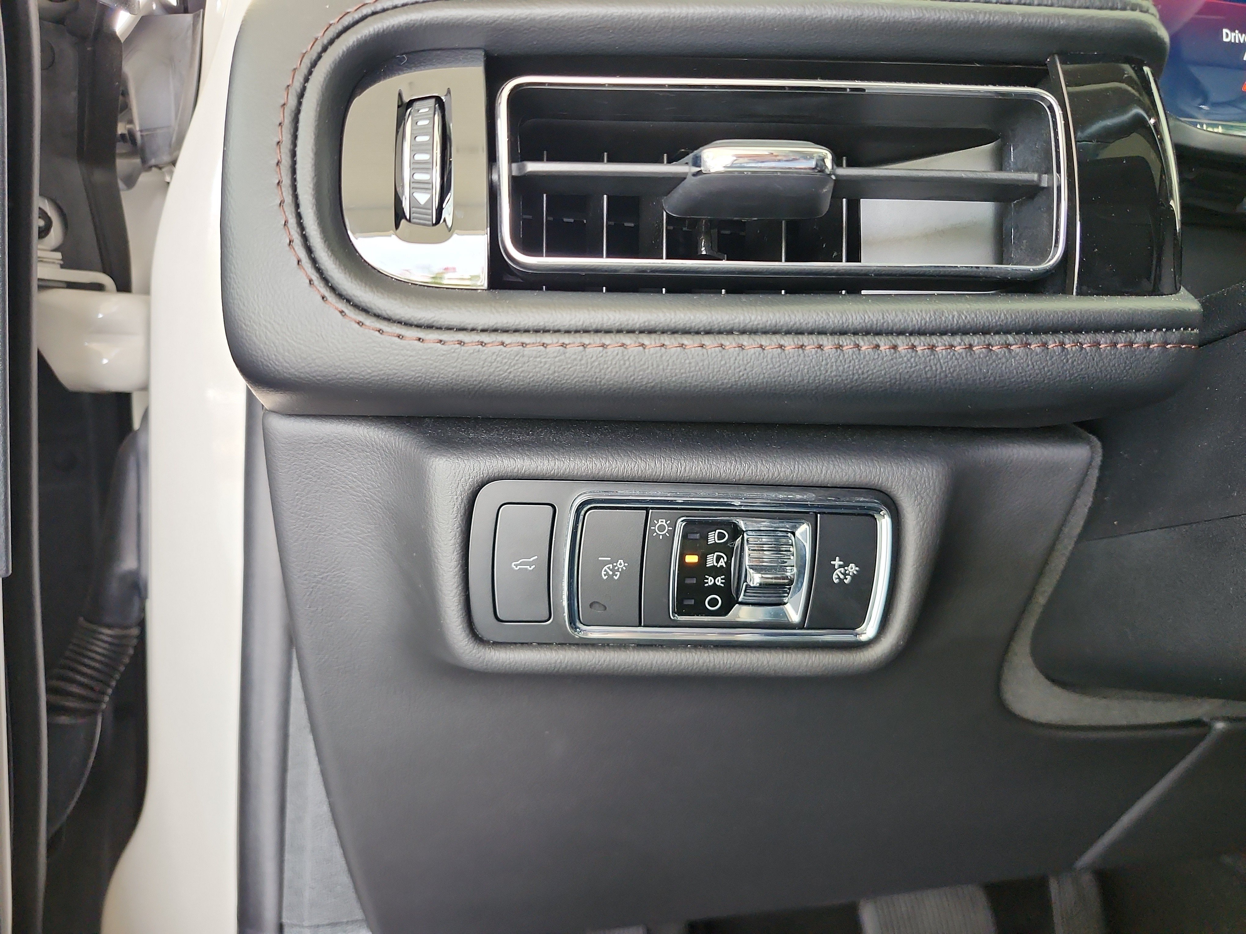 Used 2024 Lincoln Aviator Reserve RWD image 14