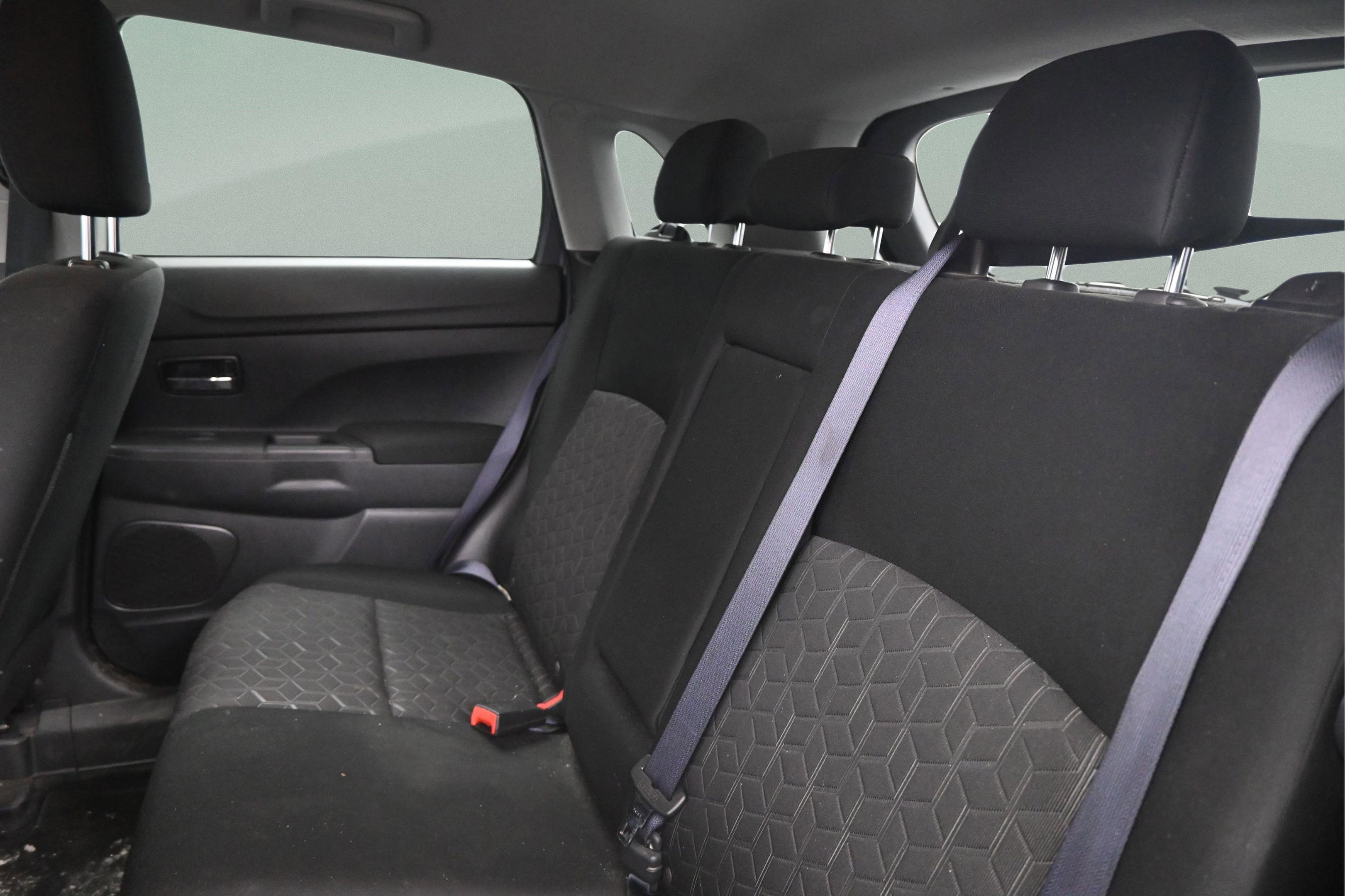 Used 2022 Mitsubishi Outlander Sport ES FWD image 34