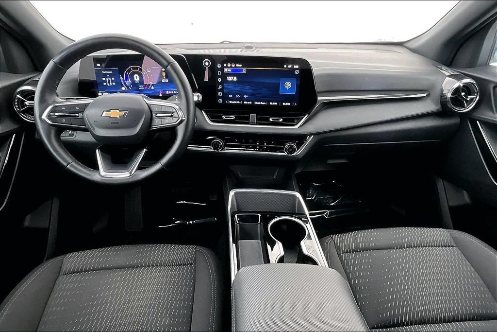 Used 2025 Chevrolet Equinox LT AWD/4WD image 18