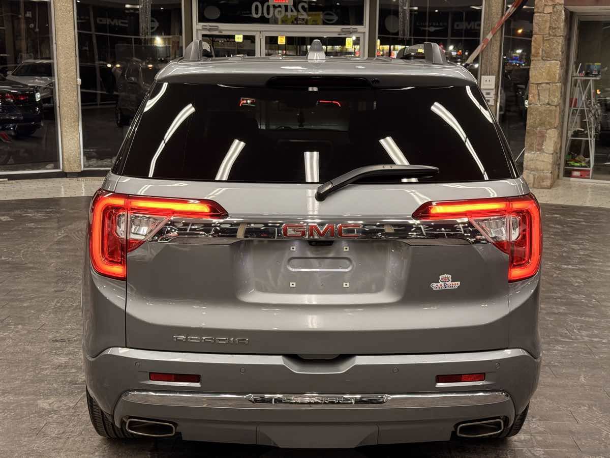 Used 2023 GMC Acadia Denali w/ Denali Technology Package FWD image 12