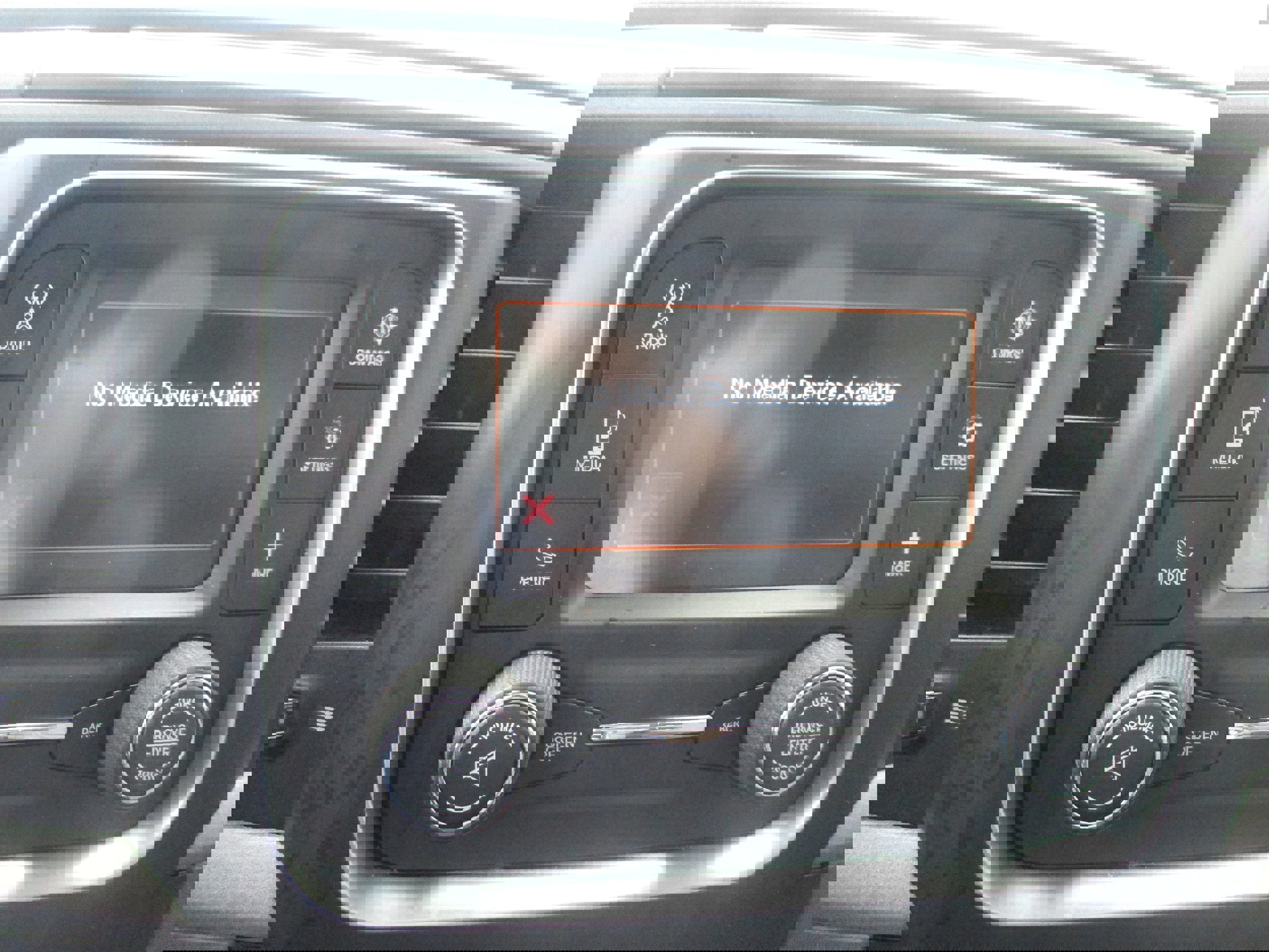 Used 2018 RAM 2500 Tradesman w/ Chrome Appearance Group image 19